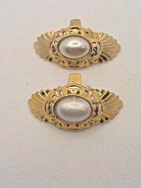 Vintage Bluette Made In France Oval Faux Pearl Shoe Clips Gold Tone